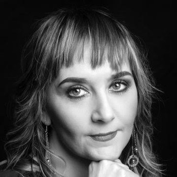 Ana Mangado, profesora colaboradora de uñas y pestañas en la Escuela Raquel Larrea de Logroño