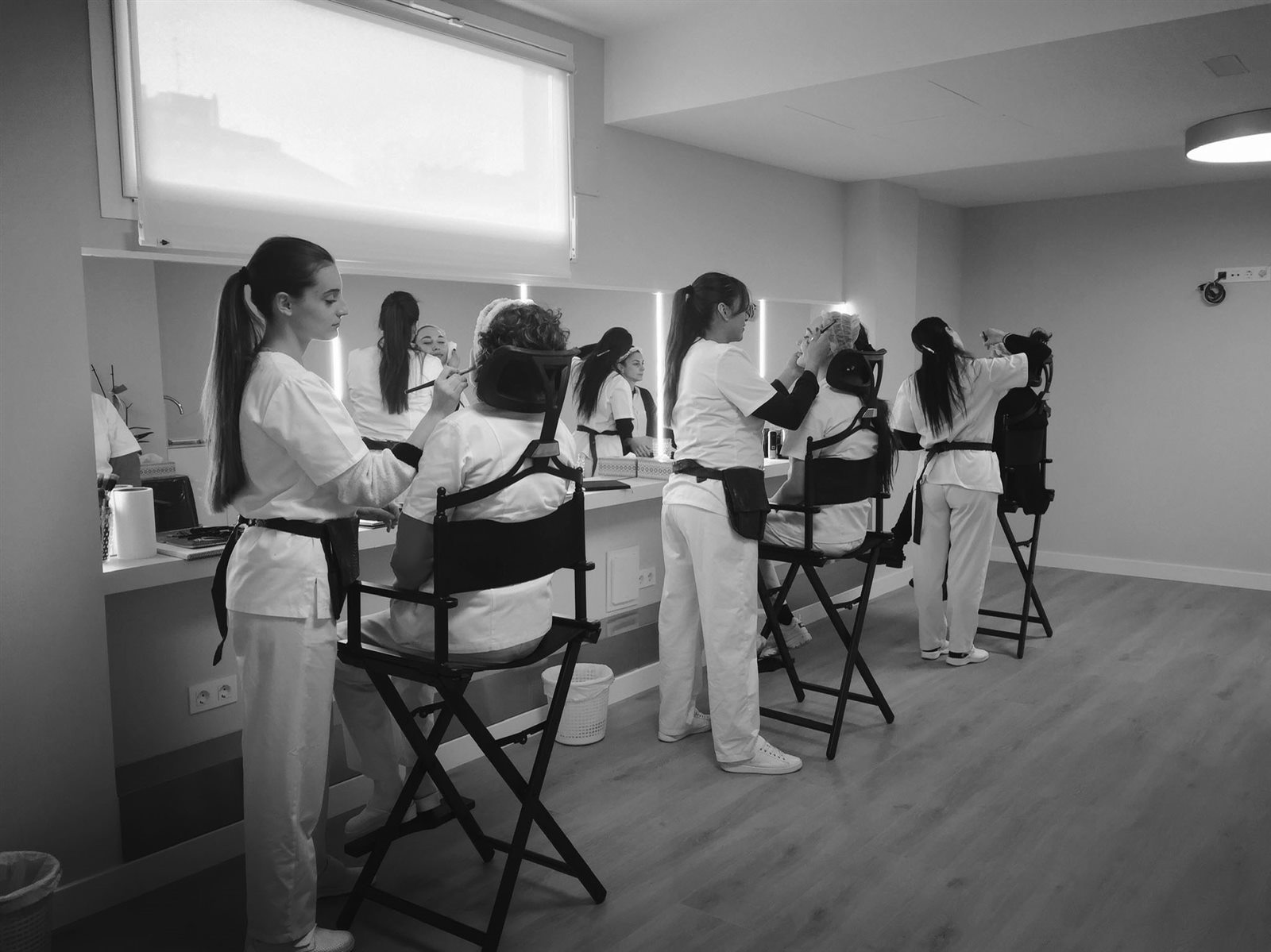 Clase práctica del curso de maquillaje profesional en Logroño